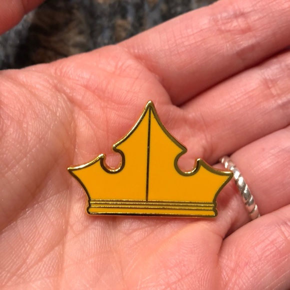 Disney Accessories - Disney Sleeping Beauty Crown Pin